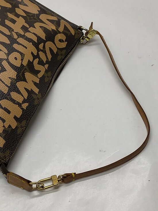Authentic Louis Vuitton Graffiti Pochette Accessoires Monogram Bag - Picture 6 of 16